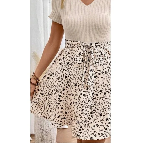 Frenchy Women's Printed Tie Waist V-Neck Elegant And Simple Dress - Picture 4 of 5